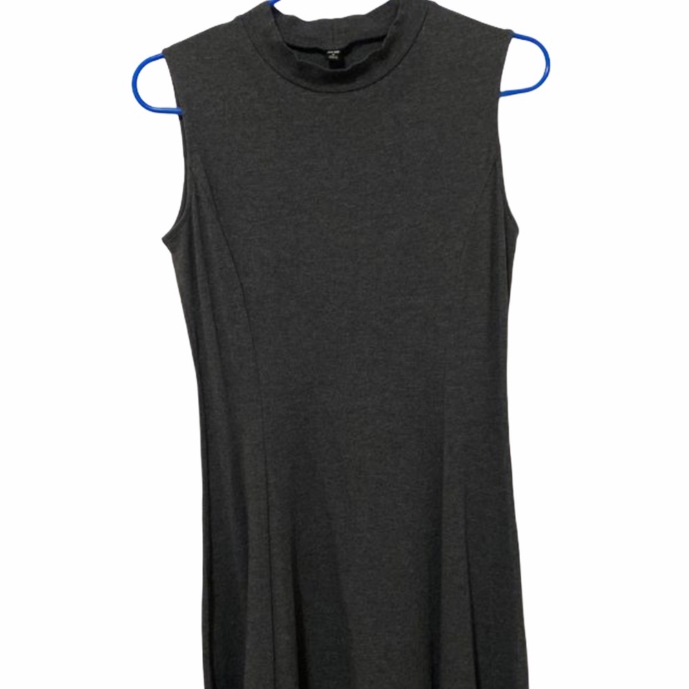 Uniqlo gray dress.